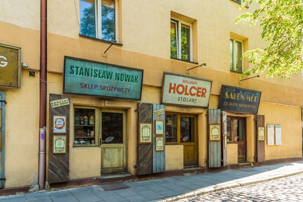 Krakow: Kazimierz, Schindlers Factory, & Ghetto Guided Tour | ®ExcursionMania