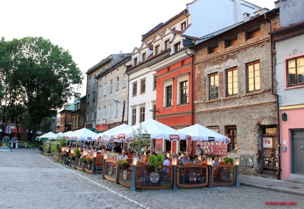 Krakow: Kazimierz, Schindlers Factory, & Ghetto Guided Tour | ®ExcursionMania