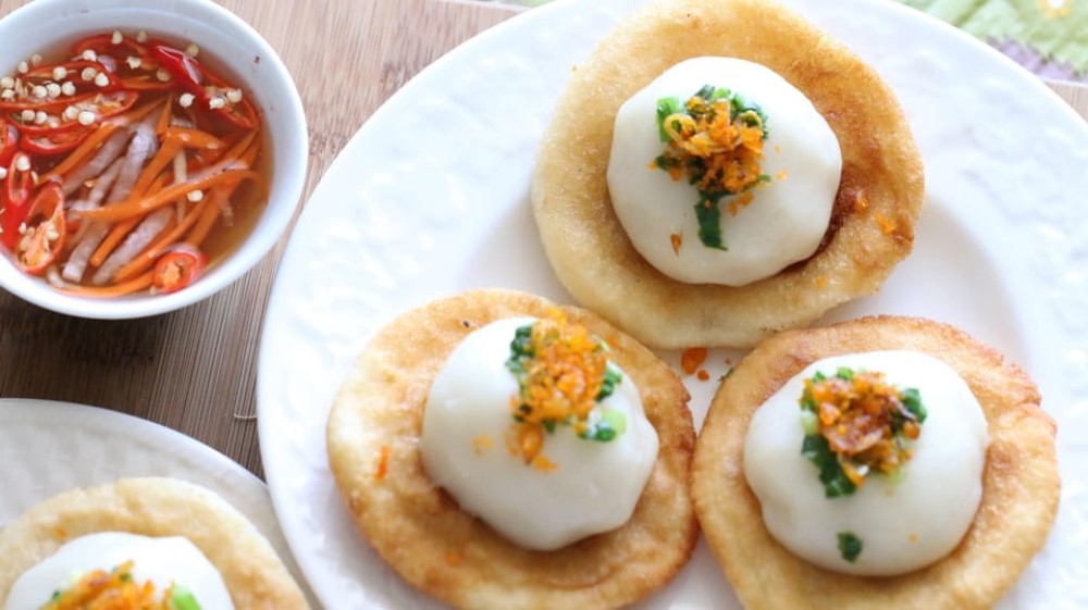 Hue Walking Street Food Tour | ®ExcursionMania