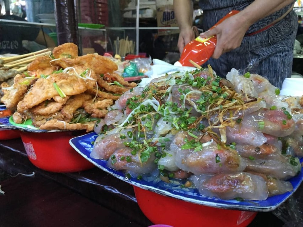 Hue Walking Street Food Tour | ®ExcursionMania