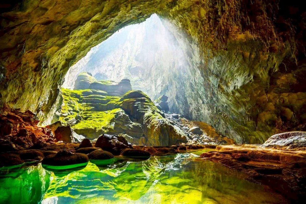 Paradise Cave - Phong Nha Discovery Tour | ®ExcursionMania