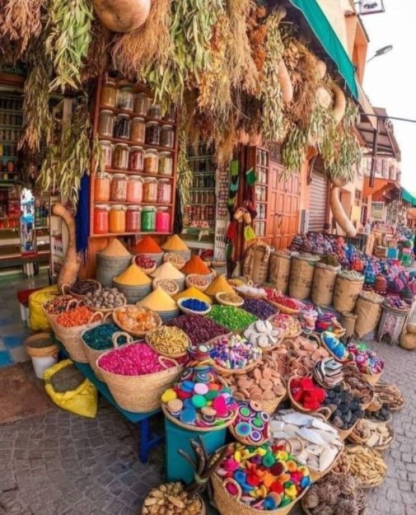Marrakech guided Shopping Tour | ®ExcursionMania