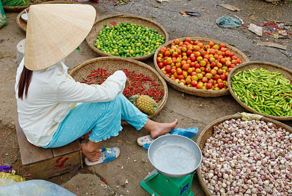 Hue Walking Tour To Imperial City and Dong Ba Market | ®ExcursionMania