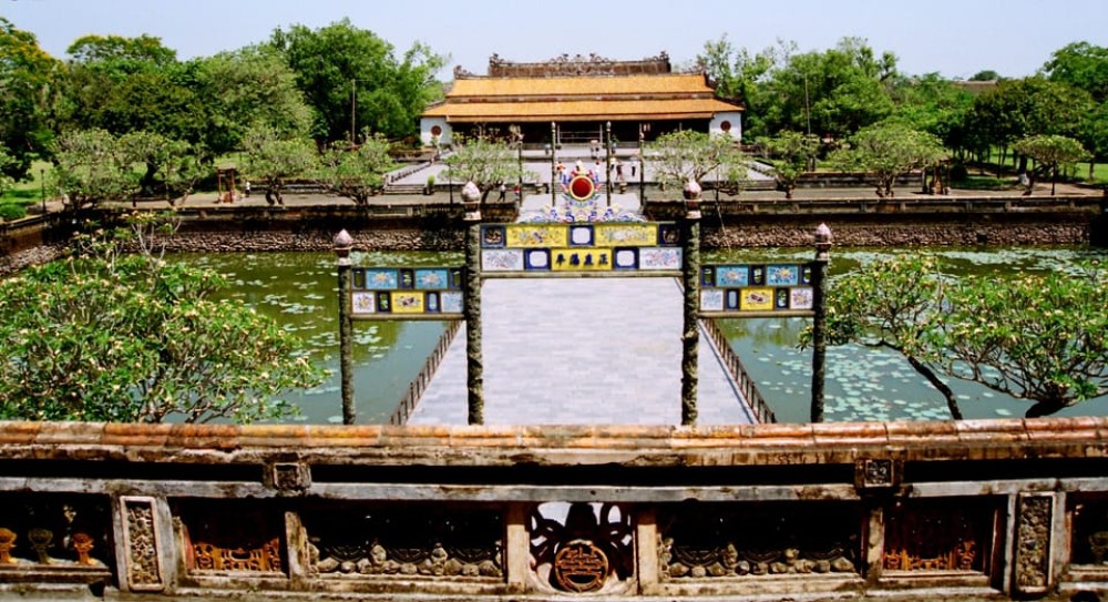 Hue Walking Tour To Imperial City and Dong Ba Market | ®ExcursionMania