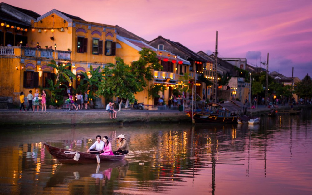 Shuttle bus Da Nang- Hoi An Memories Show- Da Nang | ®ExcursionMania