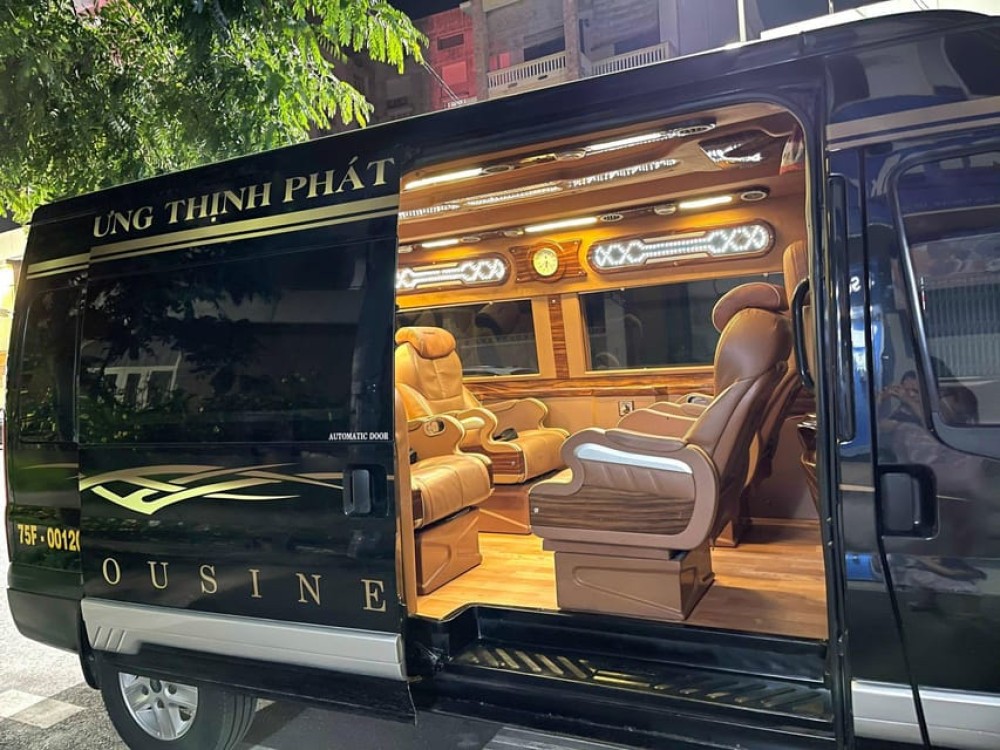 Transfer Hue city to Da Nang by Limousine | ®ExcursionMania