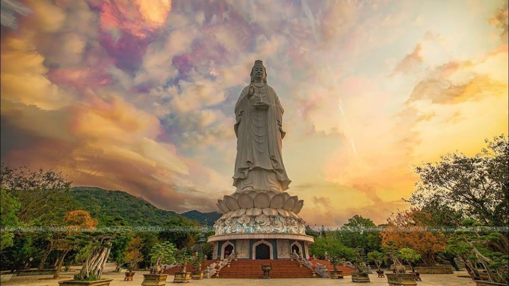 Da Nang Sightseeing Bus City Tour | ®ExcursionMania