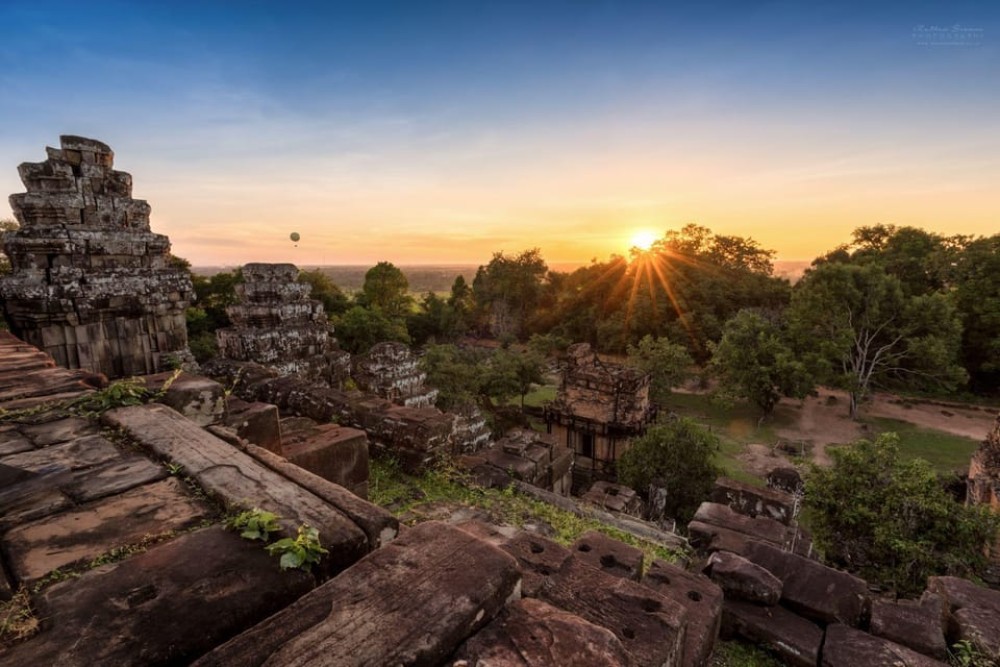 Siem Reap: Full Day Angkor Wat Temple Tour with Sunset | ®ExcursionMania