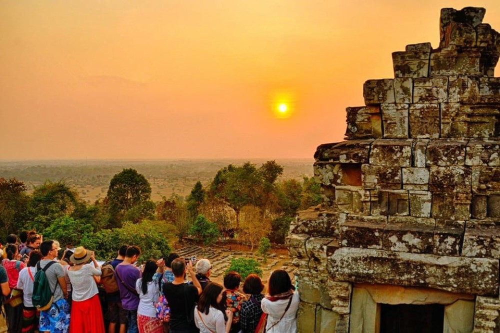 Siem Reap: Full Day Angkor Wat Temple Tour with Sunset | ®ExcursionMania