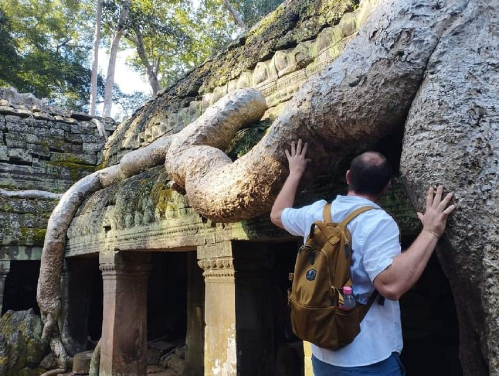 Siem Reap: Full Day Angkor Wat Temple Tour with Sunset | ®ExcursionMania