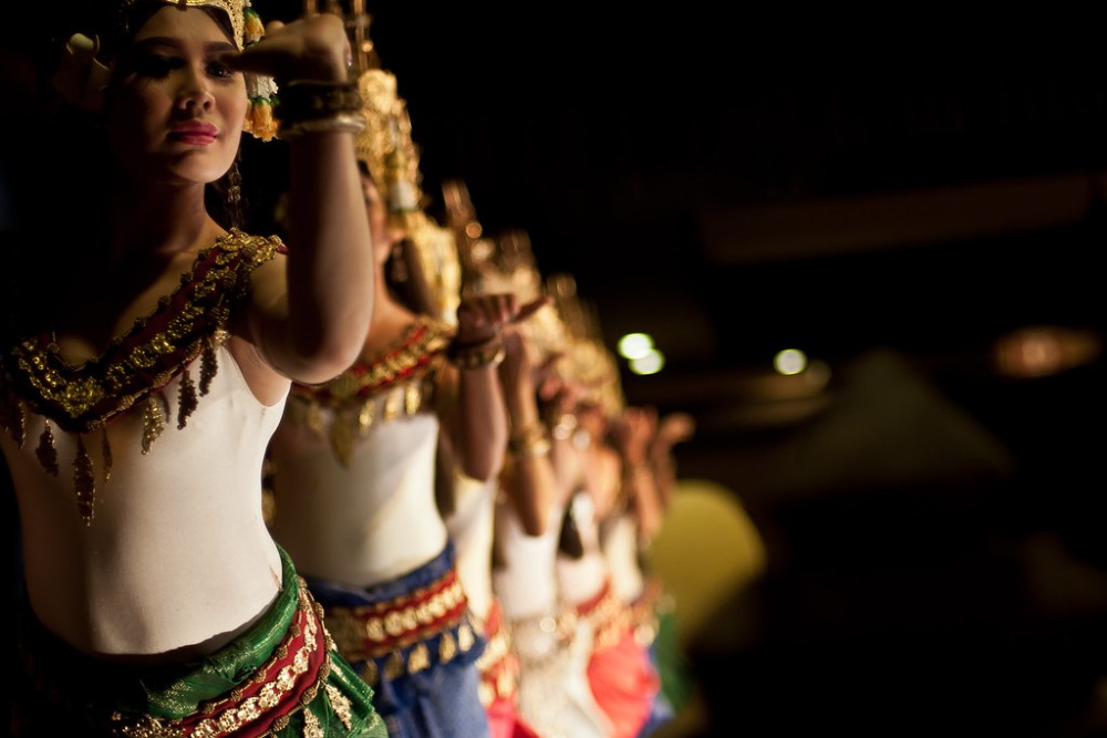 Siem Reap: Apsara Show Including Dinner & Hotel Pickup | ®ExcursionMania