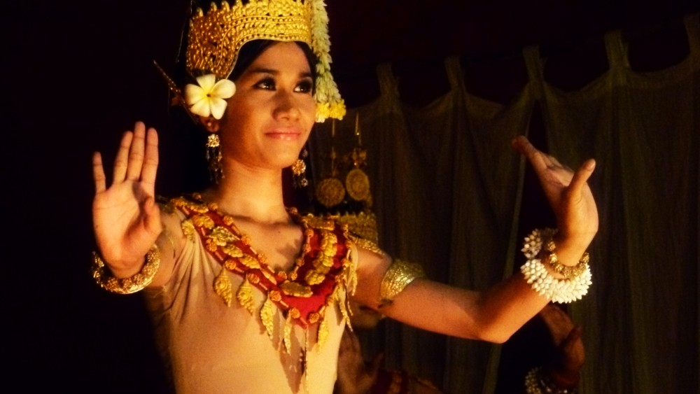 Siem Reap: Apsara Show Including Dinner & Hotel Pickup | ®ExcursionMania