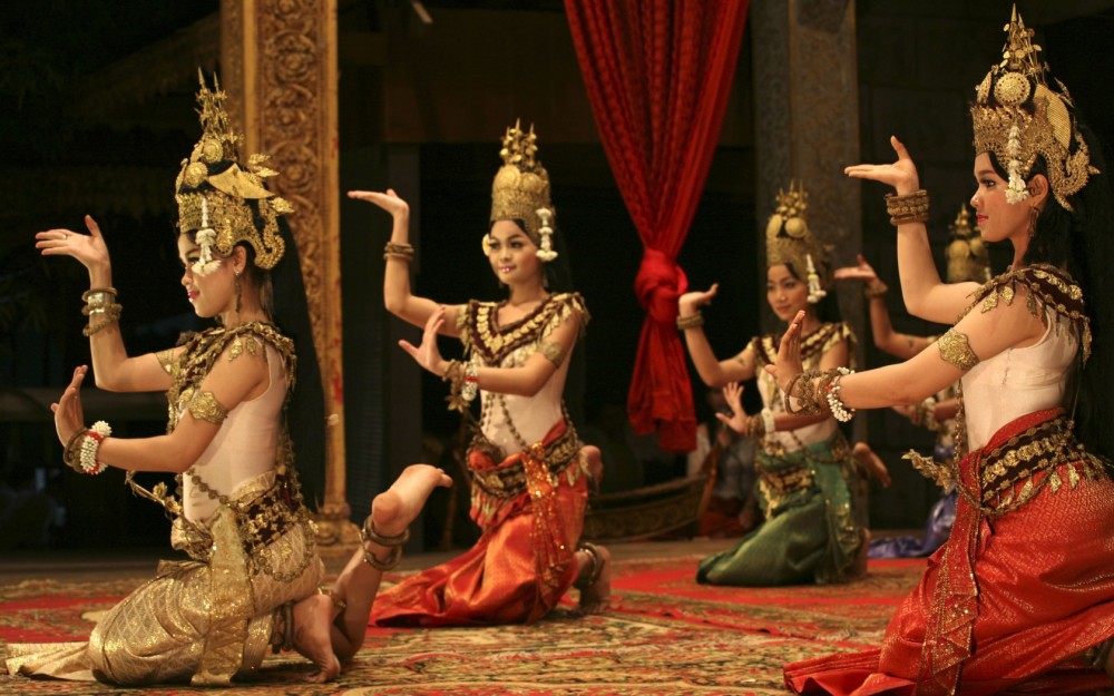 Siem Reap: Apsara Show Including Dinner & Hotel Pickup | ®ExcursionMania