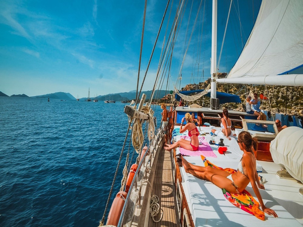 From Kusadasi: Boat Tour & Lunch w/ Transfers | ®ExcursionMania