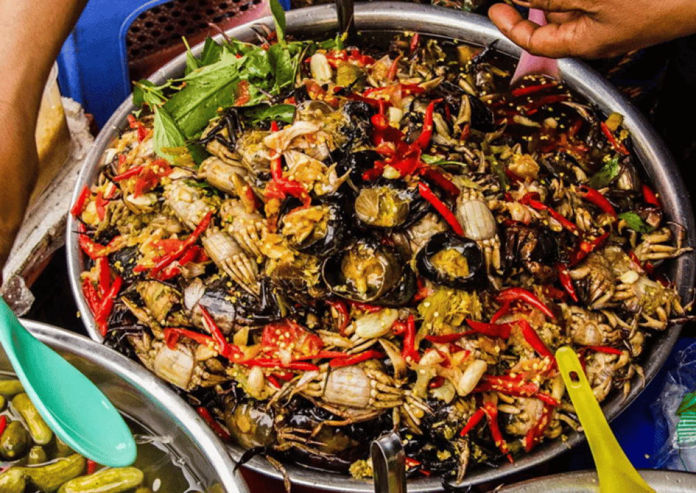 Phnom Penh: Evening Food Tour with Drinks & Tuk Tuk Included | ®ExcursionMania