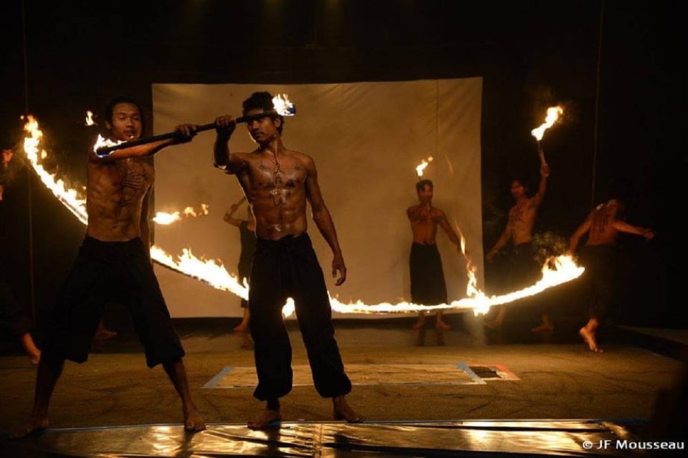 Siem Reap: The Cambodian Circus Show with Pick up & Drop off | ®ExcursionMania