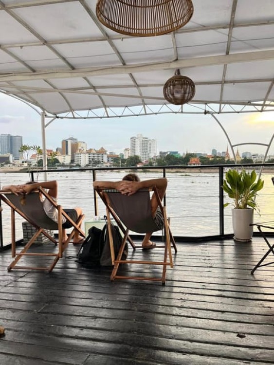 Phnom Penh: Sunset Cruise tour Enjoy and Relaxing | ®ExcursionMania