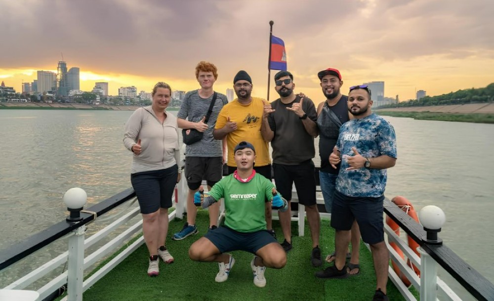 Phnom Penh: Bike & Boat Guided Tour included Snacks & Beers | ®ExcursionMania