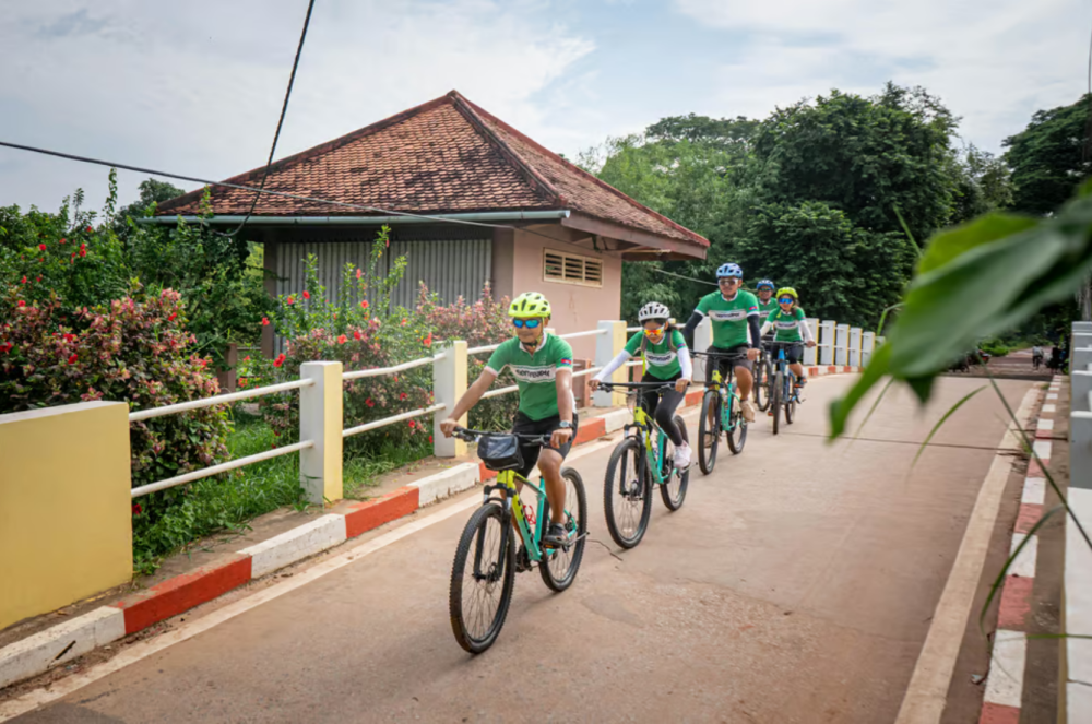 Siem Reap: Morning City Bike Tour with Local Expert | ®ExcursionMania