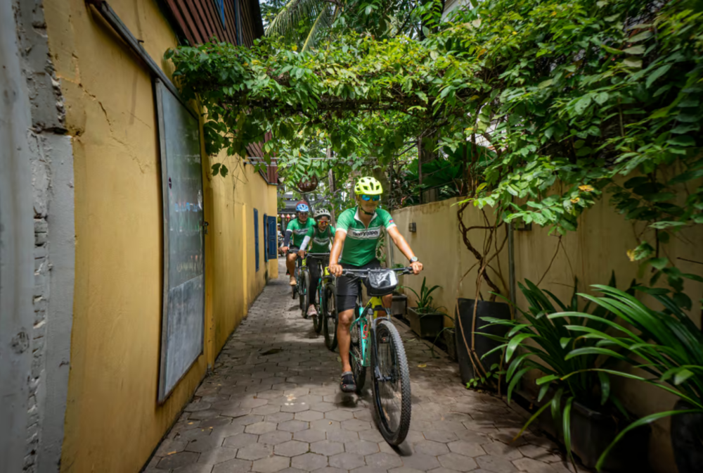 Siem Reap: Morning City Bike Tour with Local Expert | ®ExcursionMania