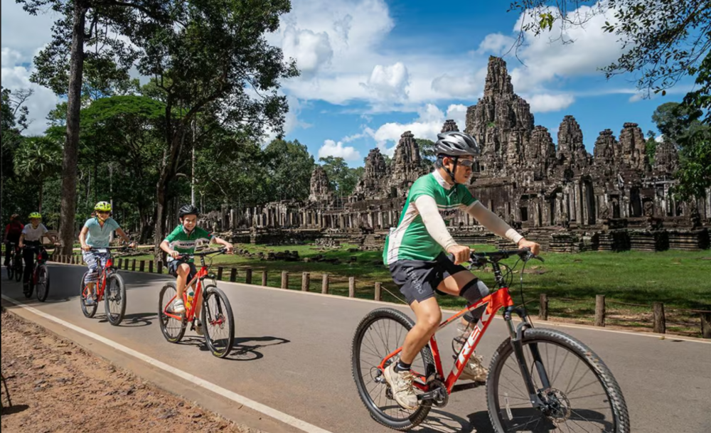Cycle the Angkor Backroads inclusive Lunch at Local house | ®ExcursionMania