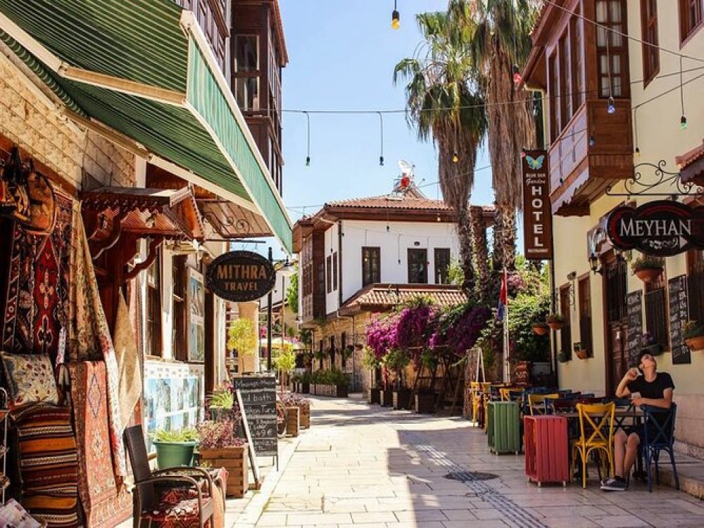 Antalya: Guided Old Town Tour with Boat Trip, Cable Car and Lunch | ®ExcursionMania