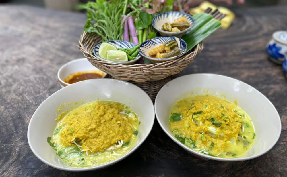 Phnom Penh Morning Foodie & Market Tour by Tuk Tuk | ®ExcursionMania