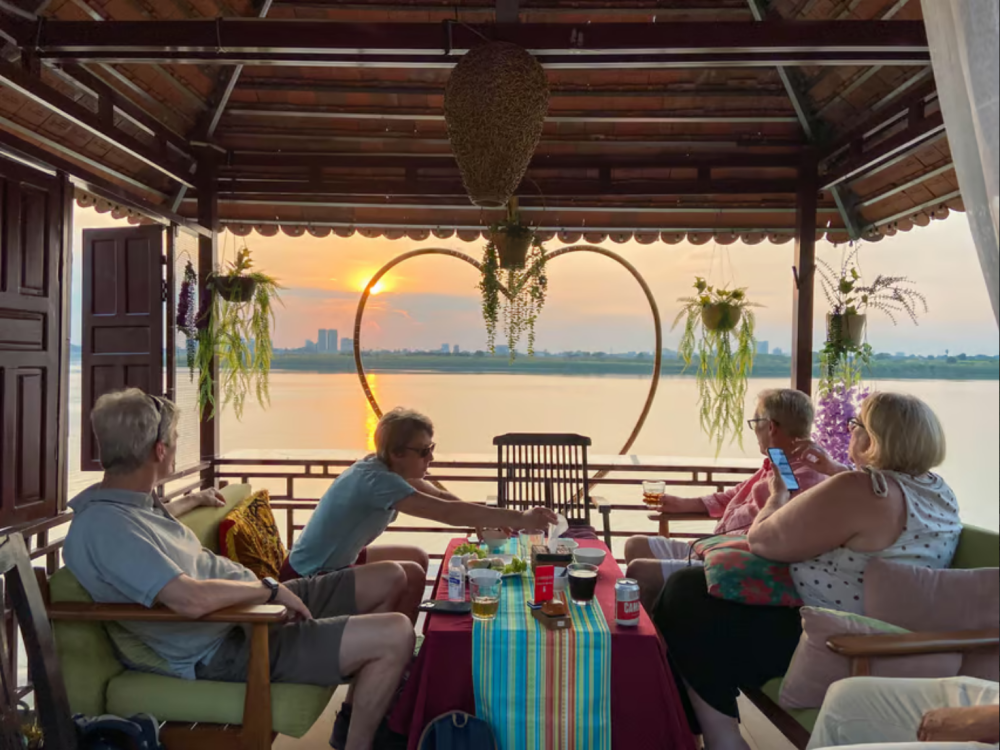 Phnom Penh: Silk Island Sunset Bike Tour include drinks | ®ExcursionMania