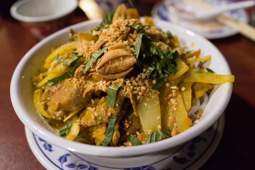 Phnom Penh: Evening Food Tour with Drinks & Tuk Tuk Included | ®ExcursionMania