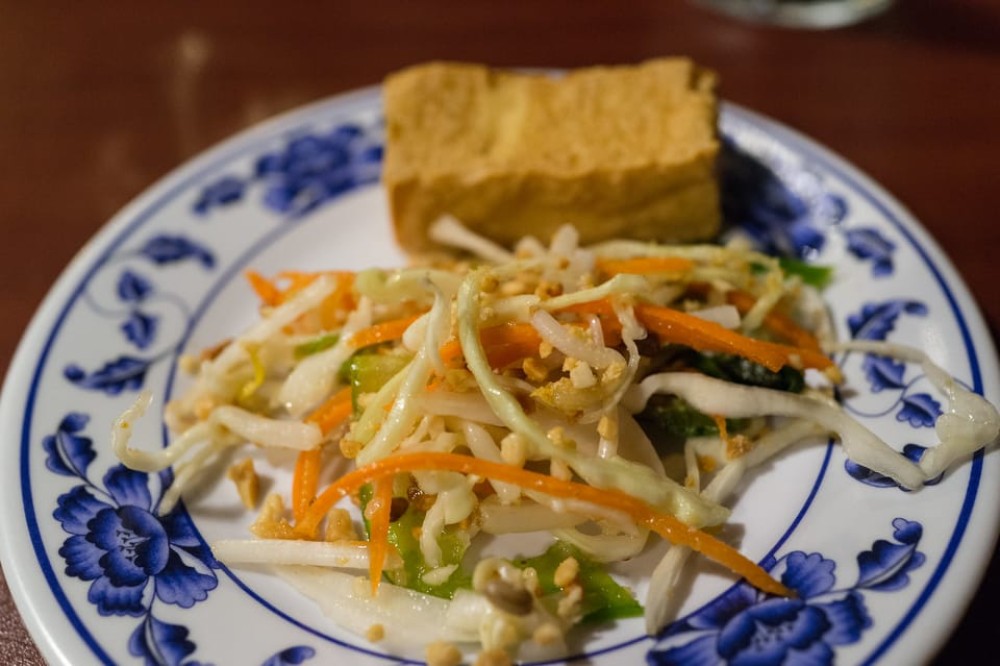Phnom Penh: Evening Food Tour with Drinks & Tuk Tuk Included | ®ExcursionMania