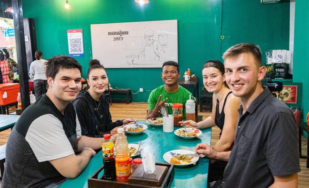 Phnom Penh: Evening Food Tour with Drinks & Tuk Tuk Included | ®ExcursionMania