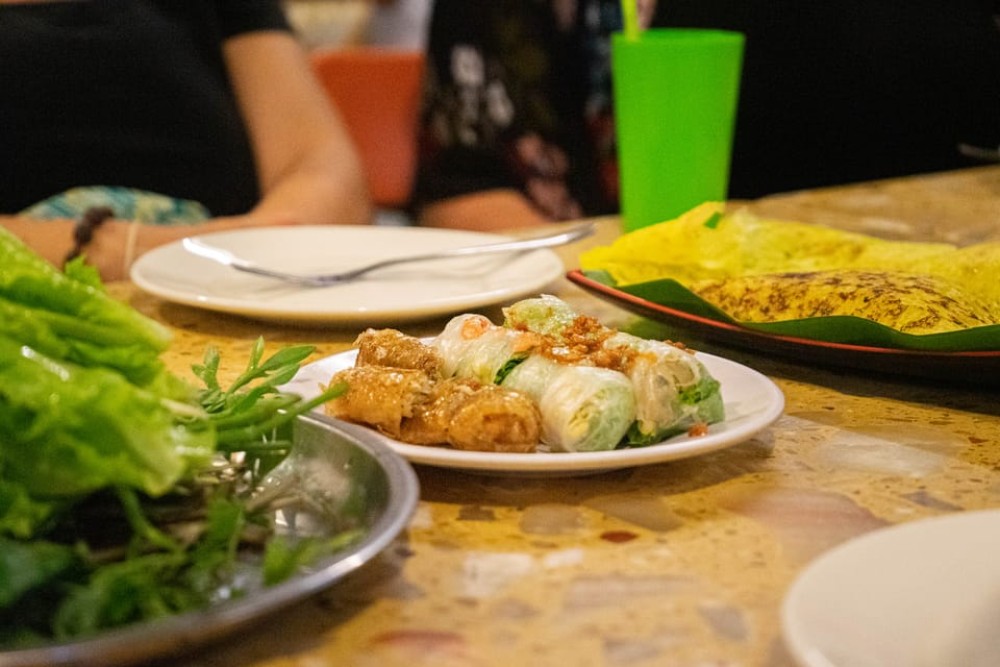 Phnom Penh: Evening Food Tour with Drinks & Tuk Tuk Included | ®ExcursionMania