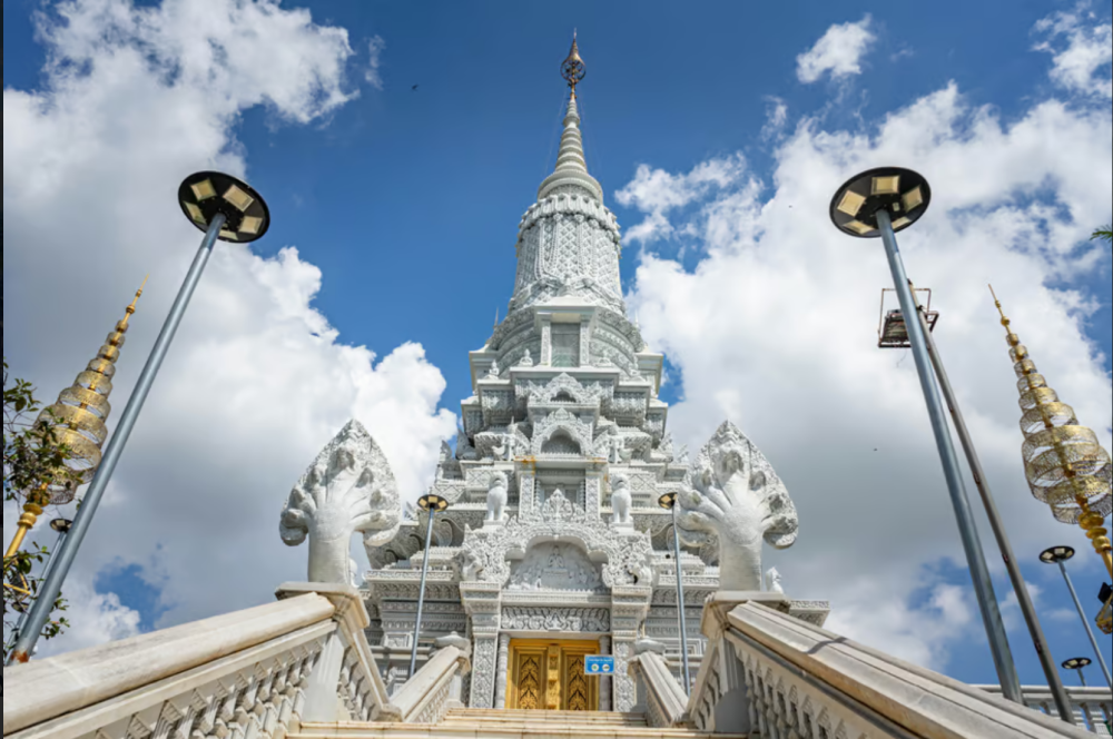 Phnom Penh: Phnom Oudong & Koh Chen Village - Lunch include | ®ExcursionMania