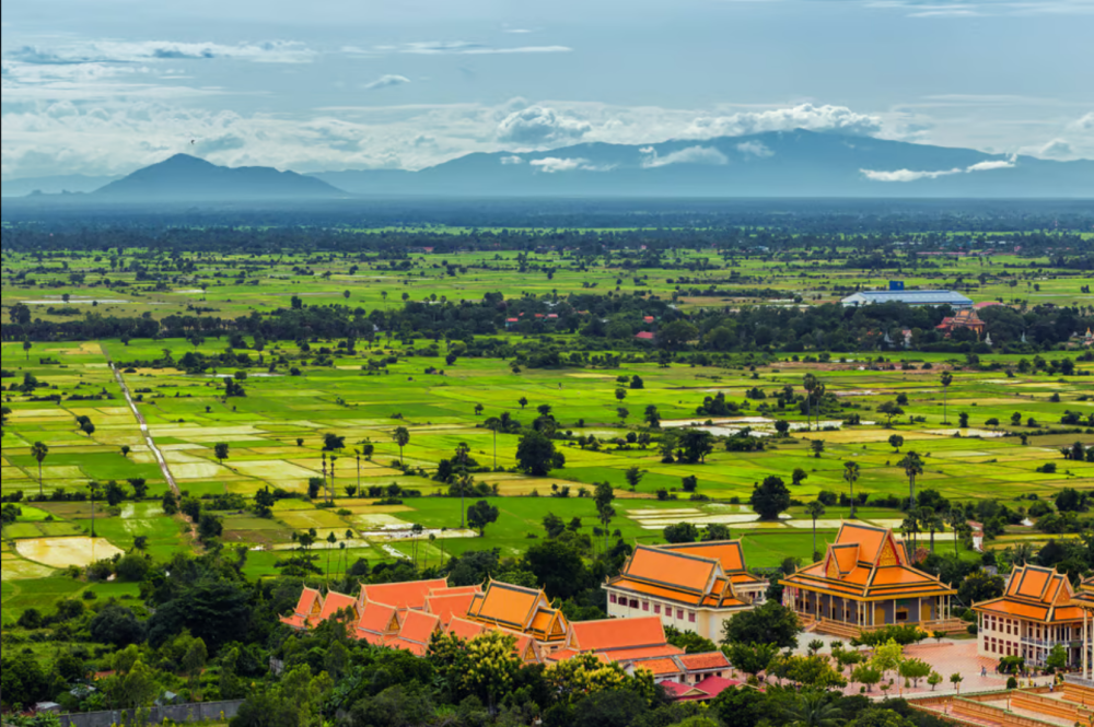 Phnom Penh: Phnom Oudong & Koh Chen Village - Lunch include | ®ExcursionMania