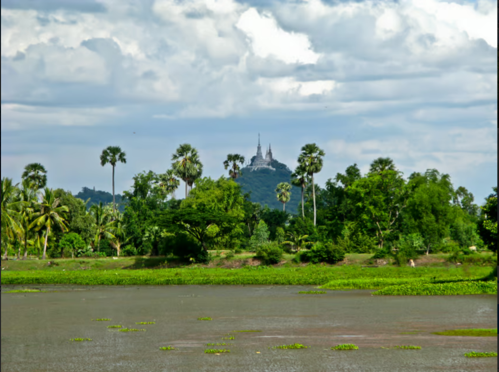 Phnom Penh: Phnom Oudong & Koh Chen Village - Lunch include | ®ExcursionMania