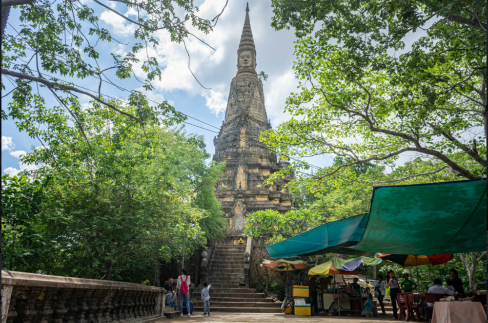 Phnom Penh: Phnom Oudong & Koh Chen Village - Lunch include | ®ExcursionMania