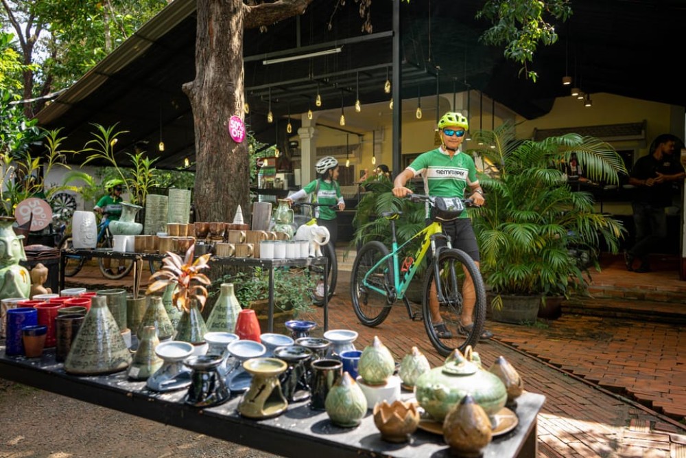 Siem Reap: Morning City Bike Tour with Local Expert | ®ExcursionMania