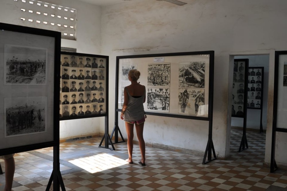 Khmer Rouge In Depth: Tuol Sleng Museum & Killing Fields | ®ExcursionMania