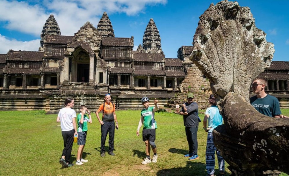 Cycle the Angkor Backroads inclusive Lunch at Local house | ®ExcursionMania