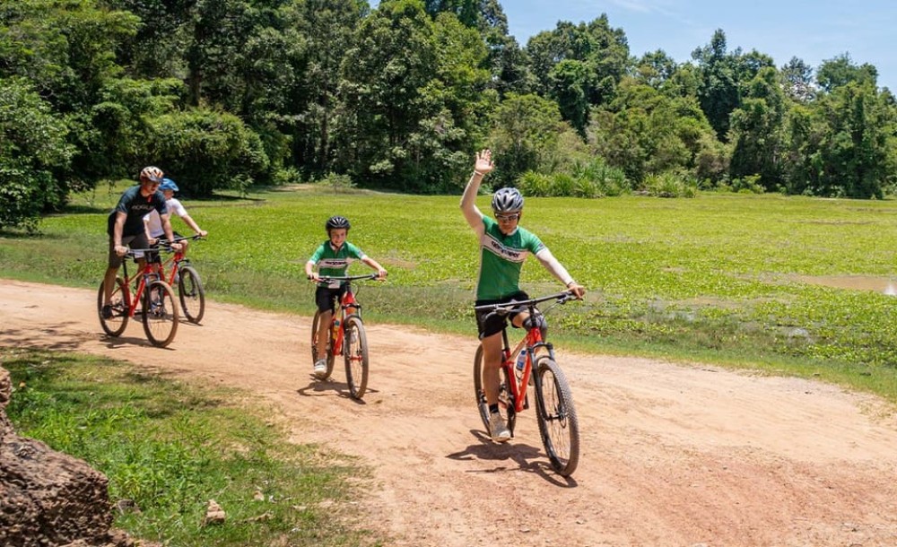 Cycle the Angkor Backroads inclusive Lunch at Local house | ®ExcursionMania