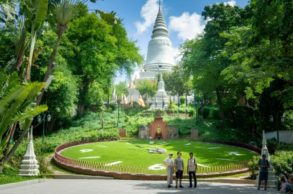 Phnom Penh City Tour & Sunset Boat by Tuk- Tuk with Drinks | ®ExcursionMania