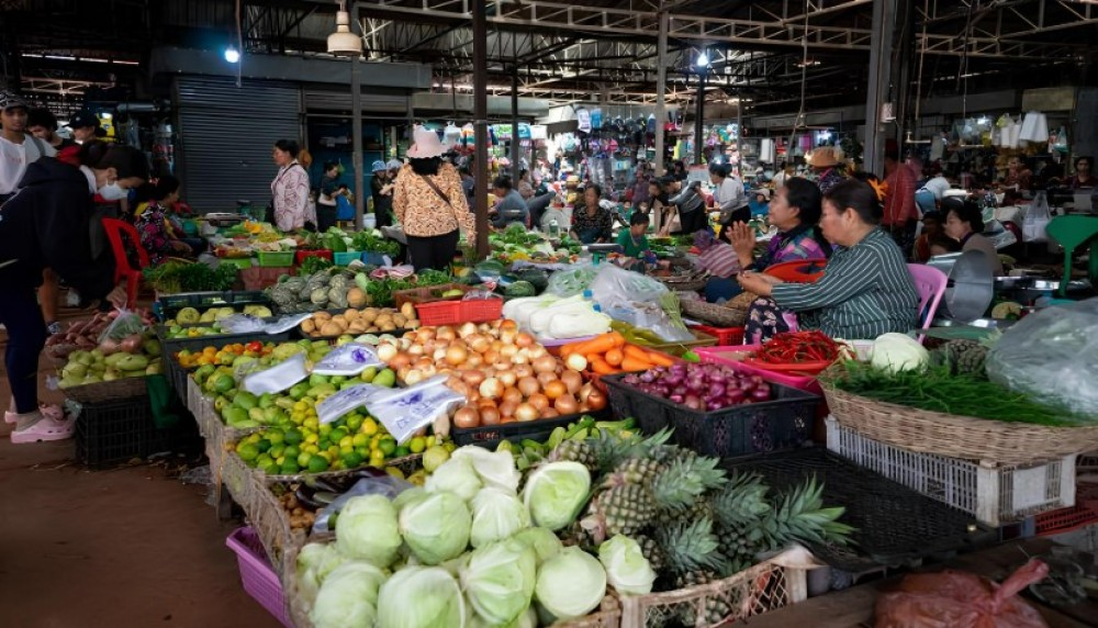 Phnom Penh City Tour & Sunset Boat by Tuk- Tuk with Drinks | ®ExcursionMania