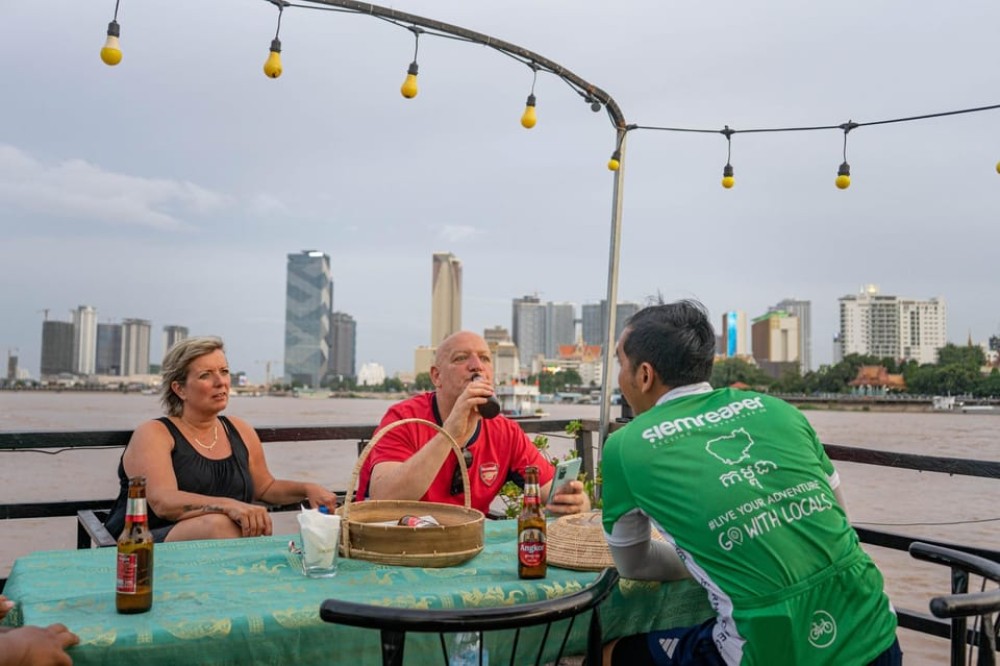 Phnom Penh City Tour & Sunset Boat by Tuk-Tuk with Drinks | ®ExcursionMania