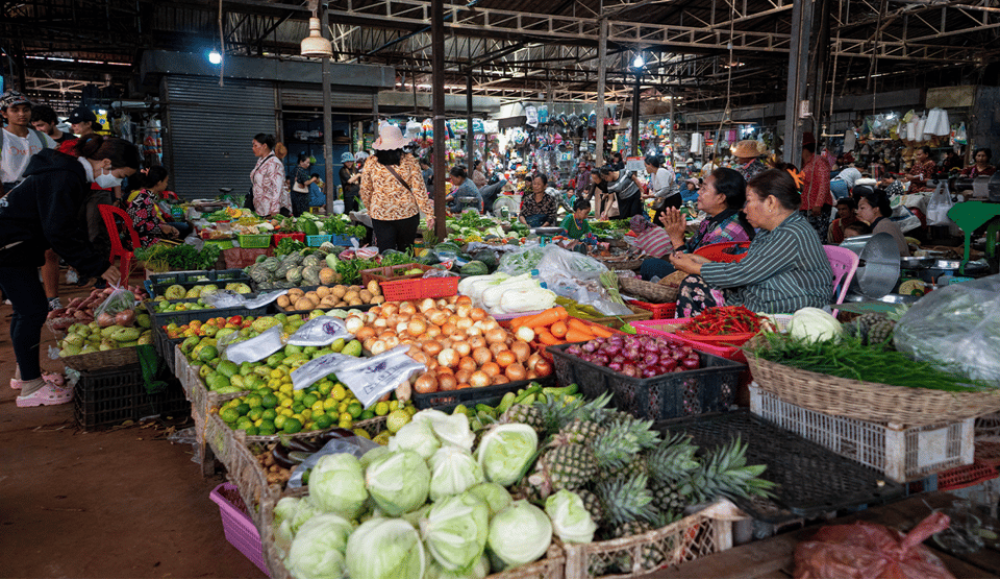 Phnom Penh City Tour & Sunset Boat by Tuk-Tuk with Drinks | ®ExcursionMania