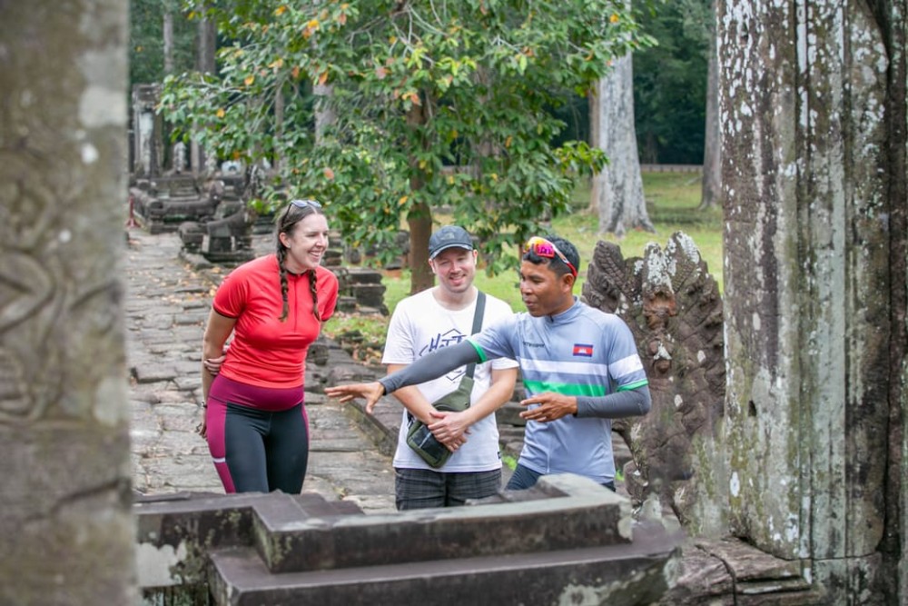 Angkor Wat: Guided Sunrise Bike Tour w/ Breakfast and Lunch | ®ExcursionMania