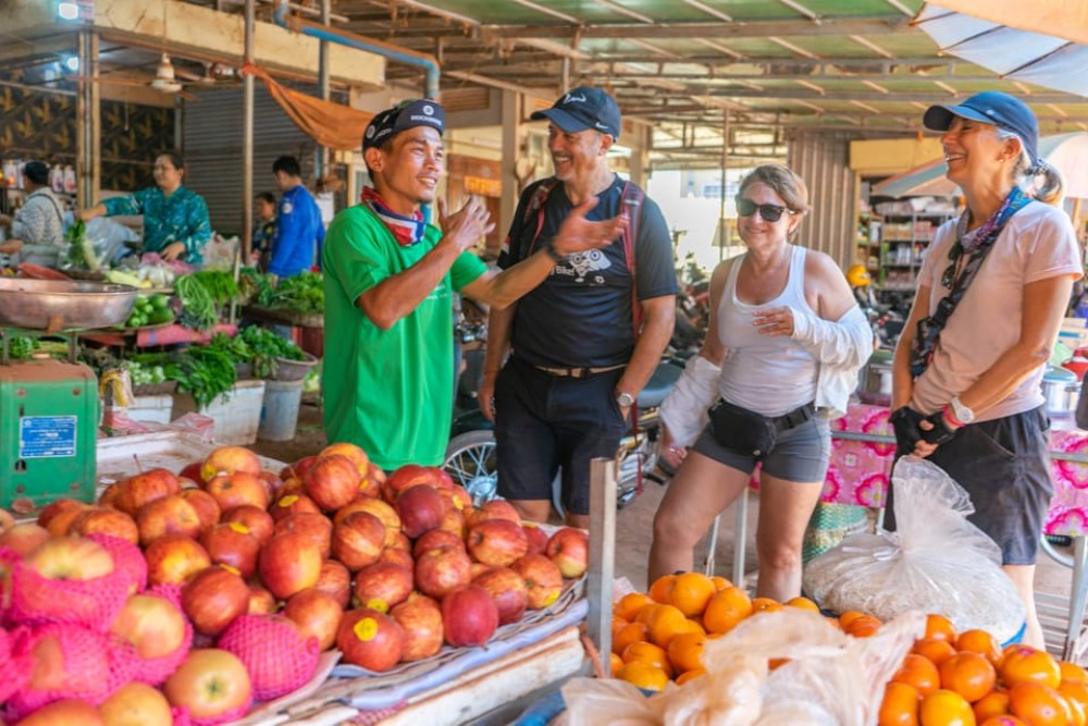 Kampong Phluk: Floating Village Bike Tour and Sunset Cruise | ®ExcursionMania