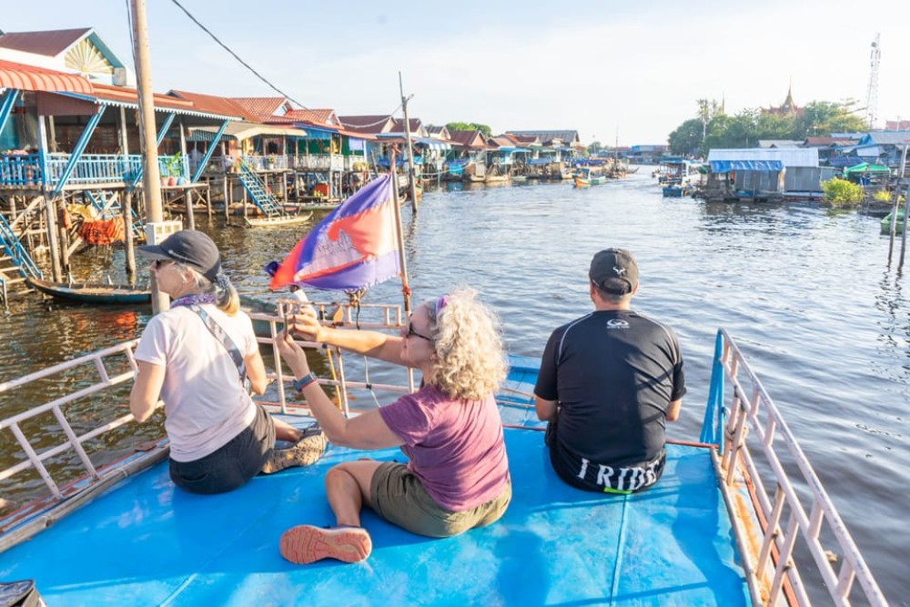 Kampong Phluk: Floating Village Bike Tour and Sunset Cruise | ®ExcursionMania