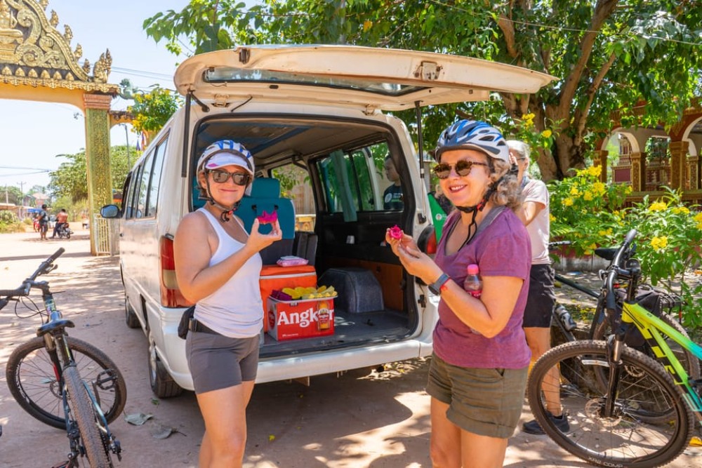 Kampong Phluk: Floating Village Bike Tour and Sunset Cruise | ®ExcursionMania