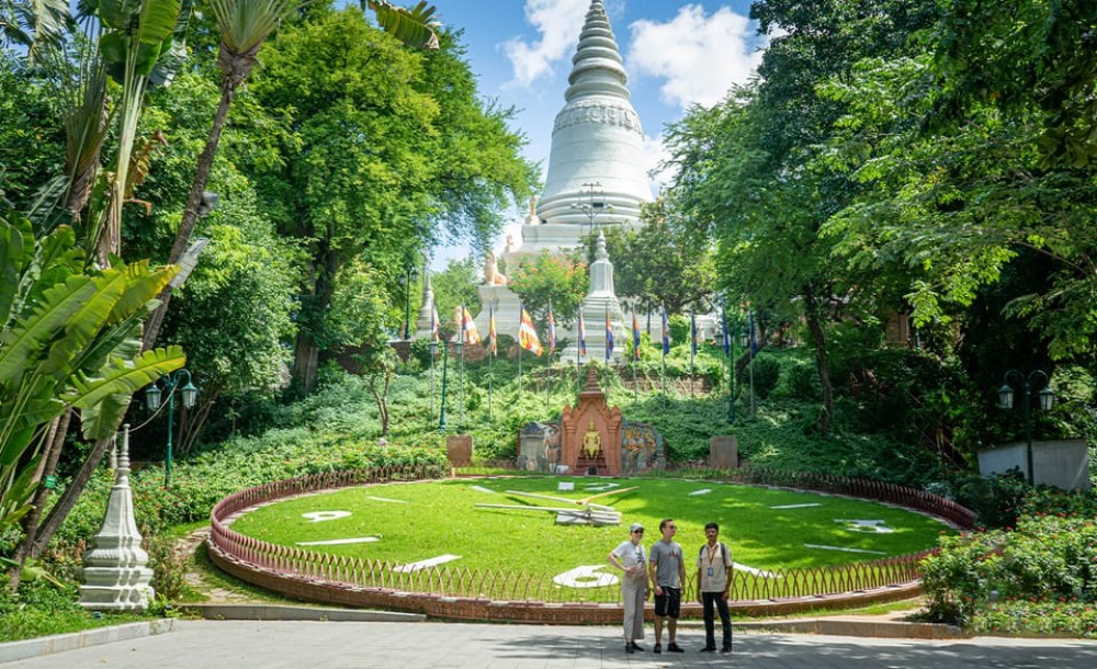 Phnom Penh Historical Sites Tour by Tuk Tuk | ®ExcursionMania