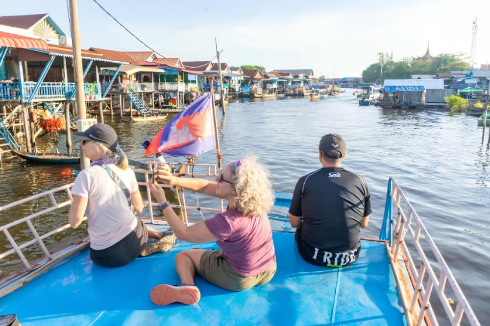 Kampong Phluk: Floating Village Bike Tour and Sunset Cruise | ®ExcursionMania